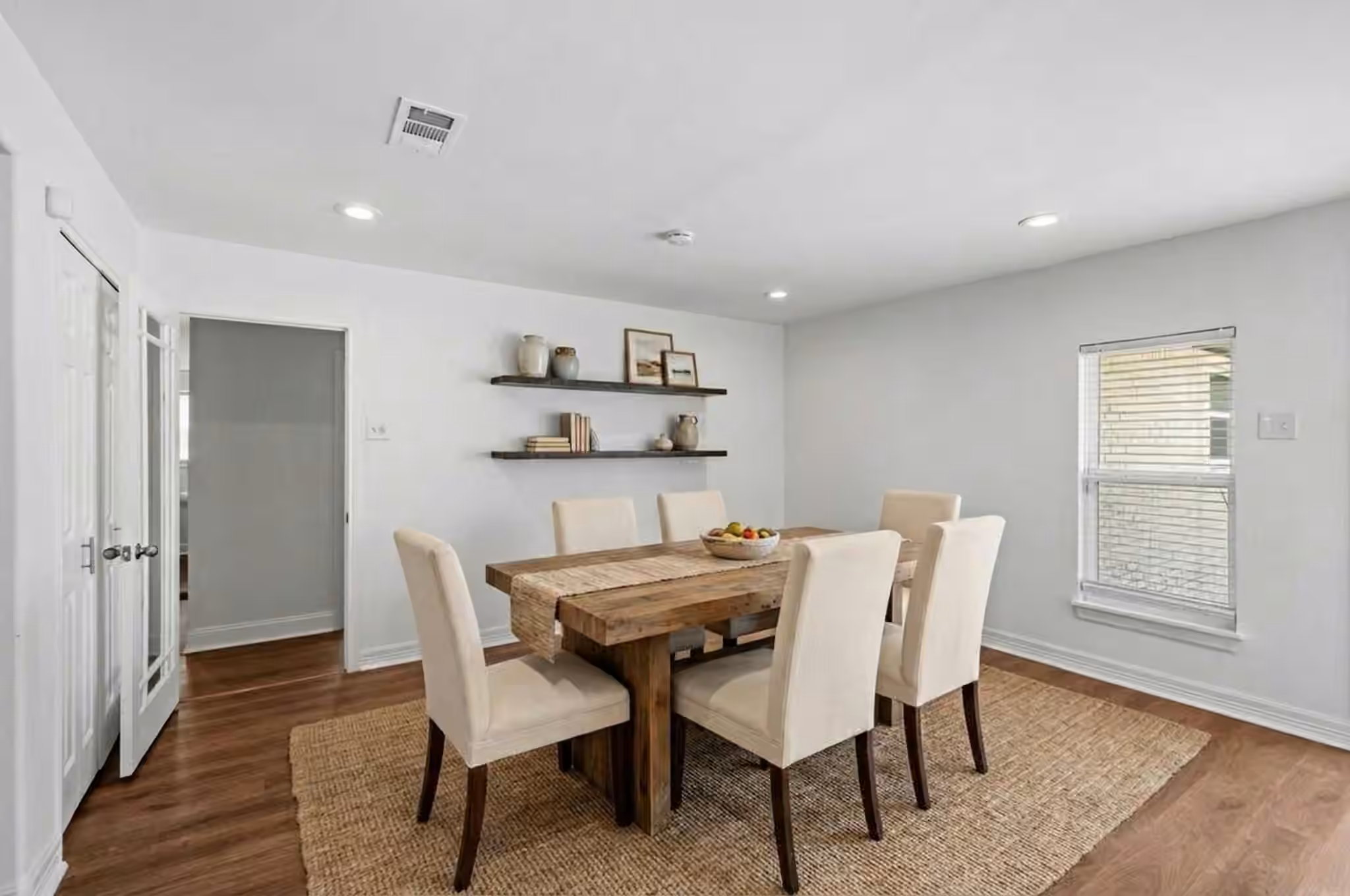 Photo 4 of 10151 Brinwood Drive, Houston, TX