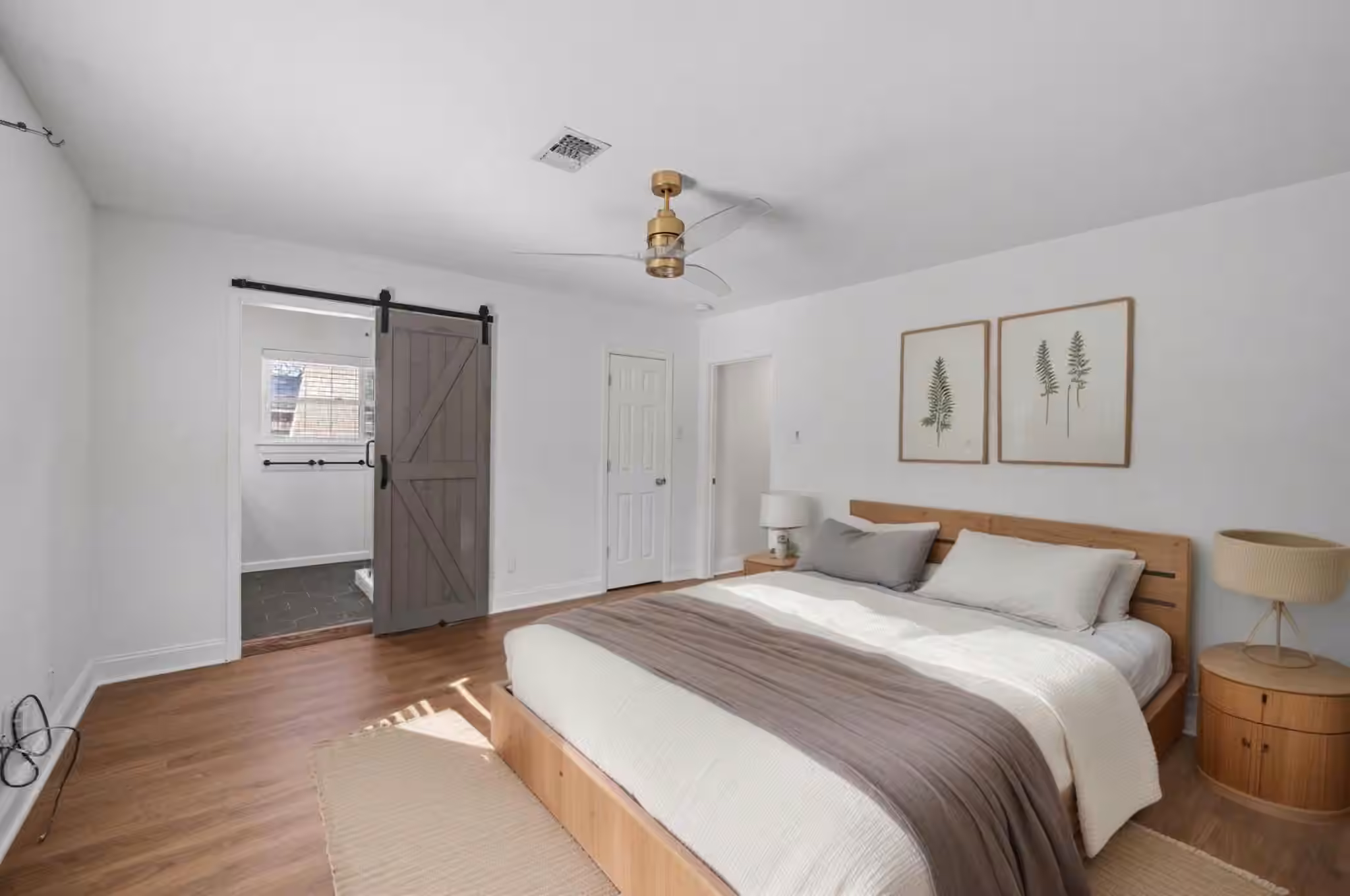Photo 5 of 10151 Brinwood Drive, Houston, TX