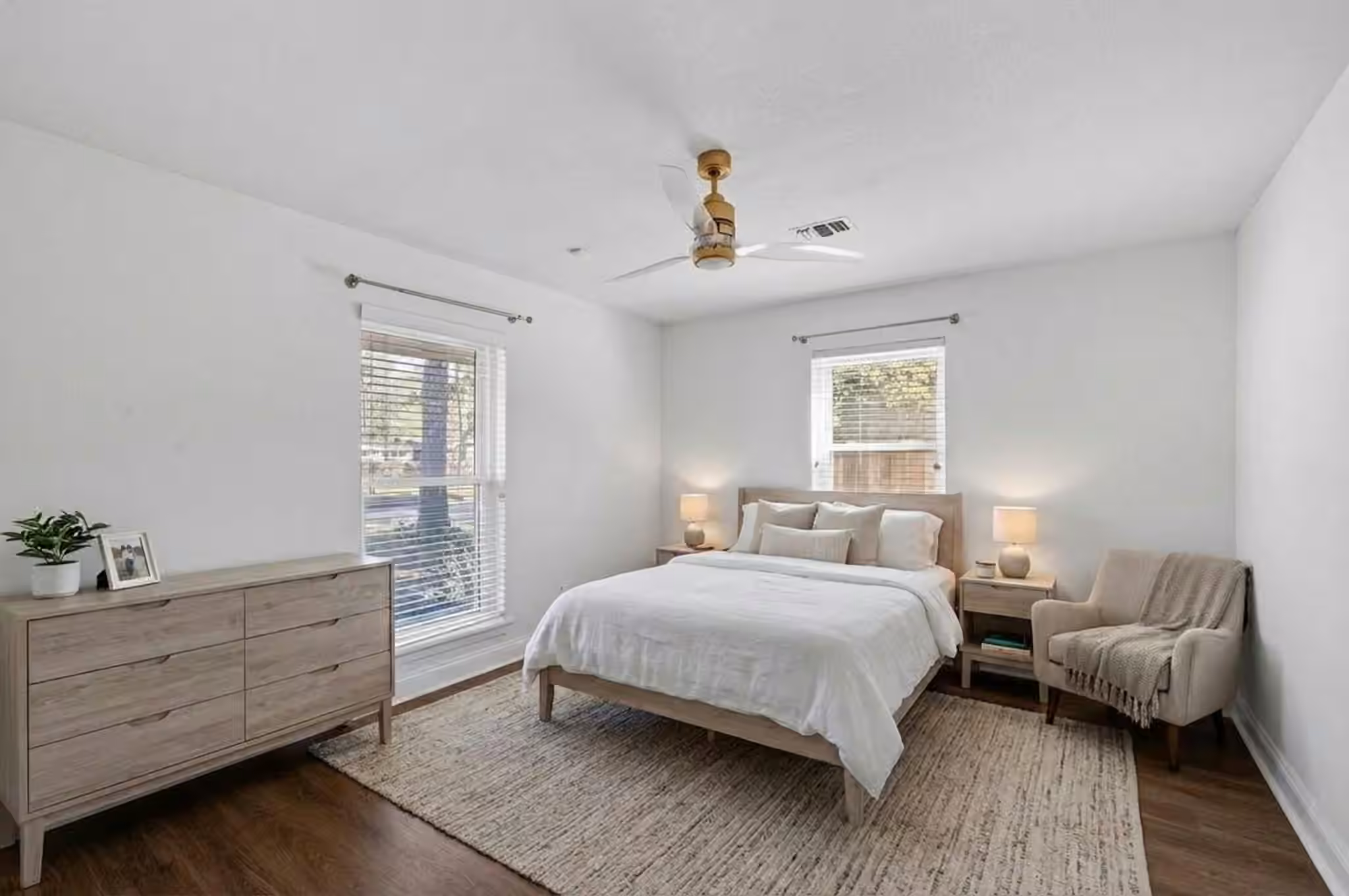 Photo 6 of 10151 Brinwood Drive, Houston, TX