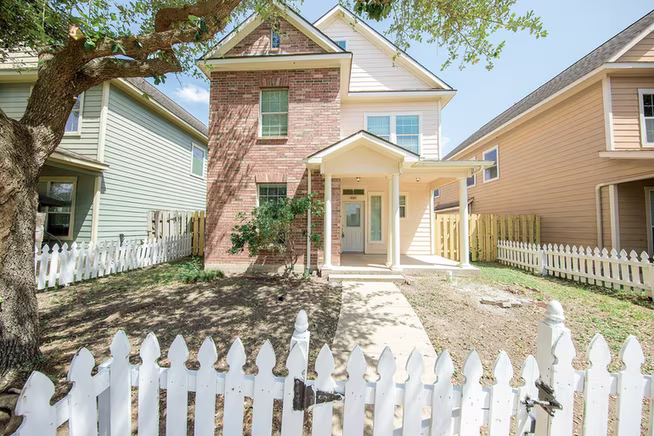 Photo 2 of 14310 Summer Garden Drive, Houston, TX