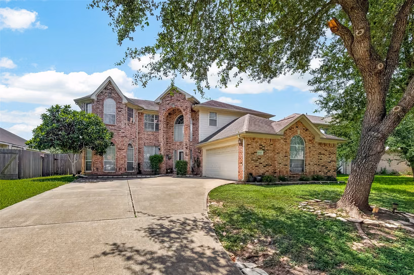 Photo 2 of 10626 Hillsdale Bridge Lane, Sugar Land, TX