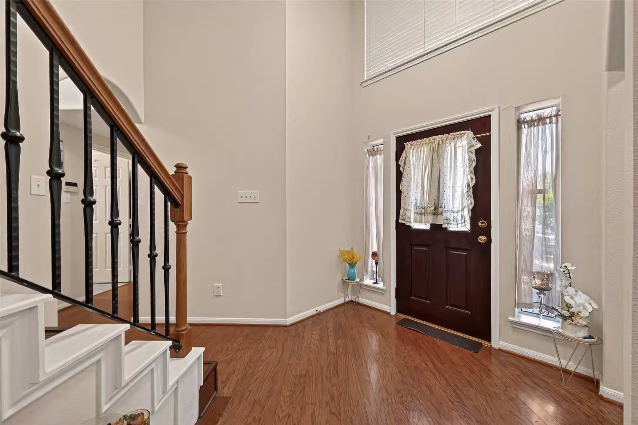 Photo 3 of 10626 Hillsdale Bridge Lane, Sugar Land, TX