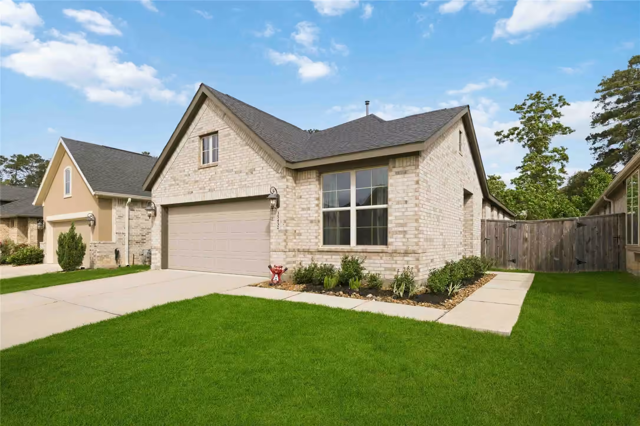 Photo 3 of 35432 Woodtrace Circle, Pinehurst, TX