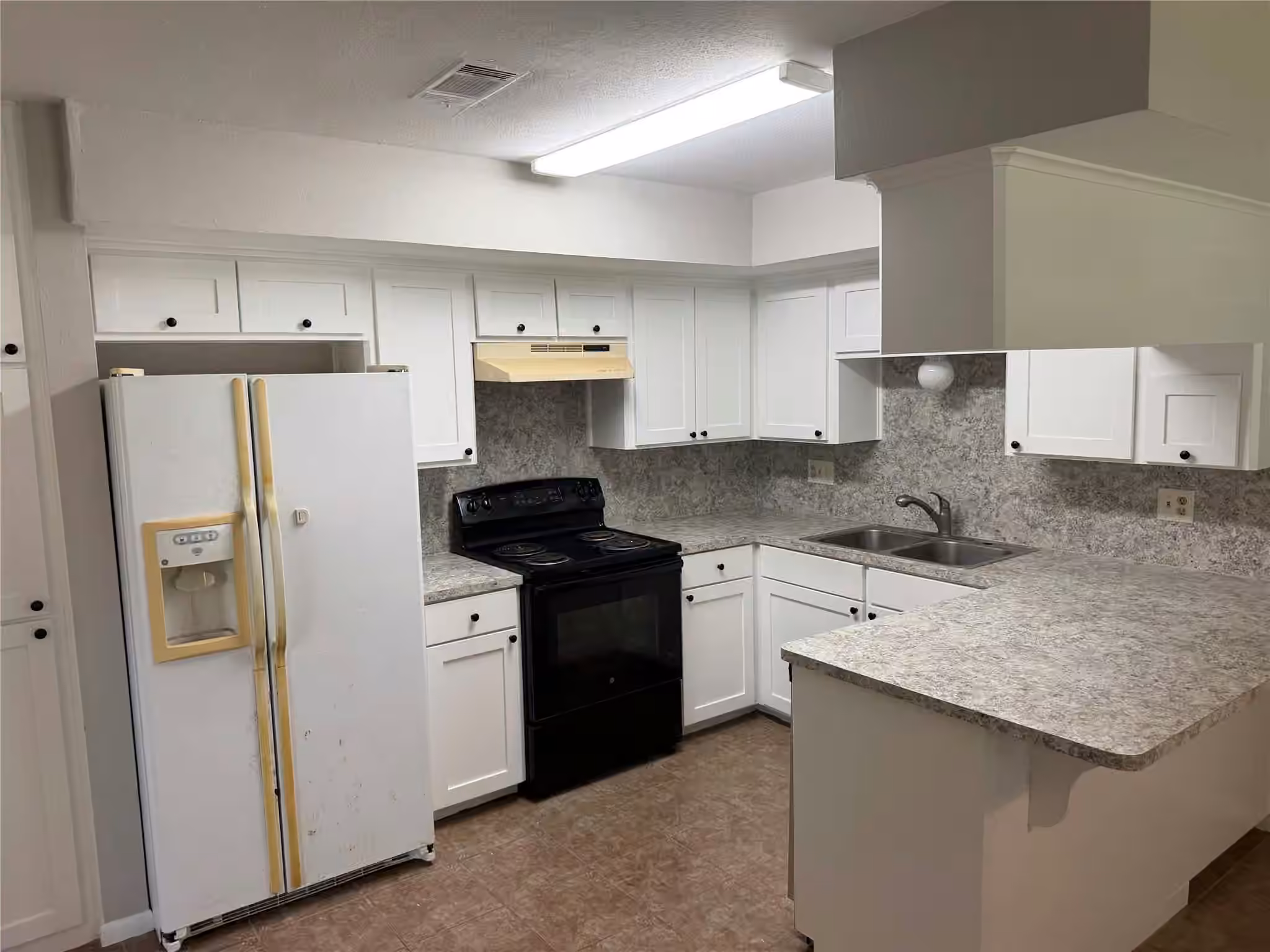 Photo 4 of 719 Pine Terrace Road, Prairie View, TX