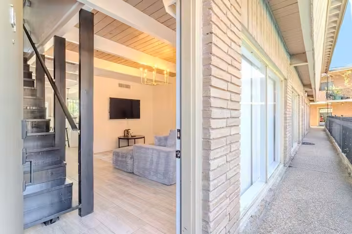 Photo 4 of 3809 N Braeswood Boulevard 14, Houston, TX