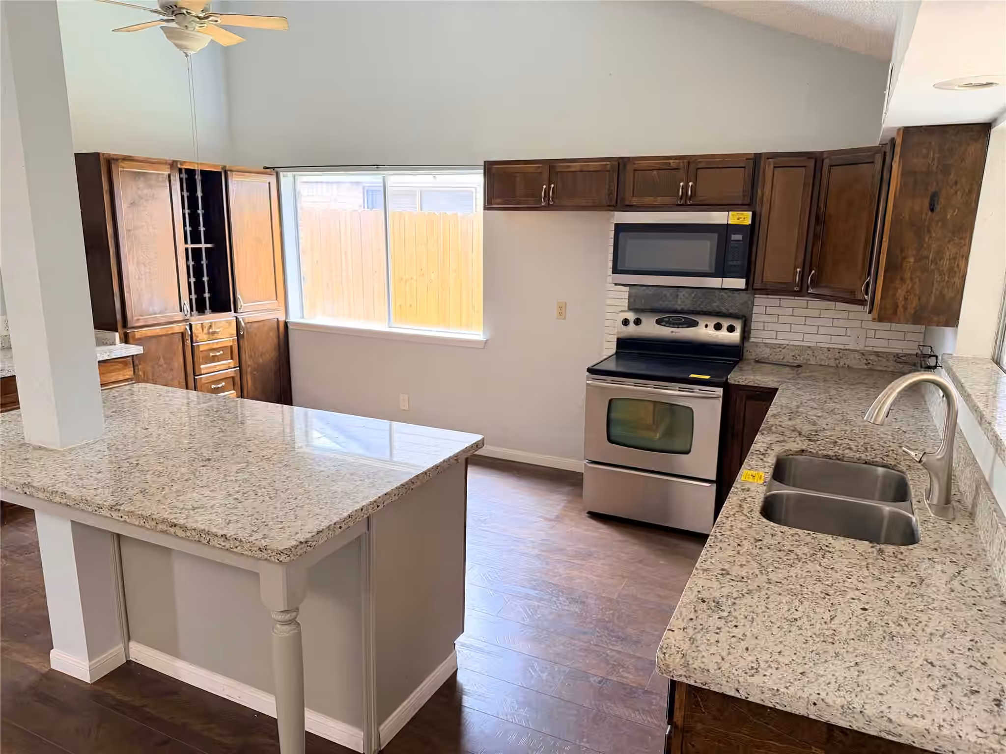 Photo 5 of 804 Driftwood Street, League City, TX