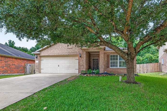 Photo 2 of 12114 Estelle Lane, Pinehurst, TX