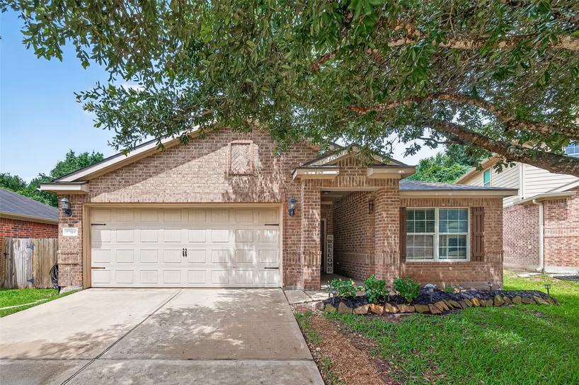 Photo 5 of 12114 Estelle Lane, Pinehurst, TX