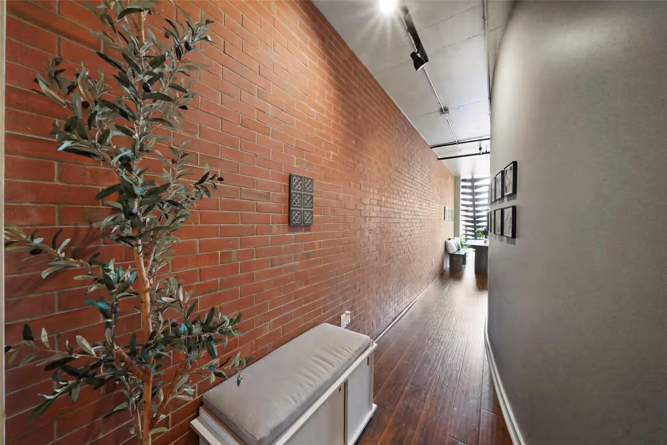 Photo 3 of 2000 Bagby Street 7418, Houston, TX