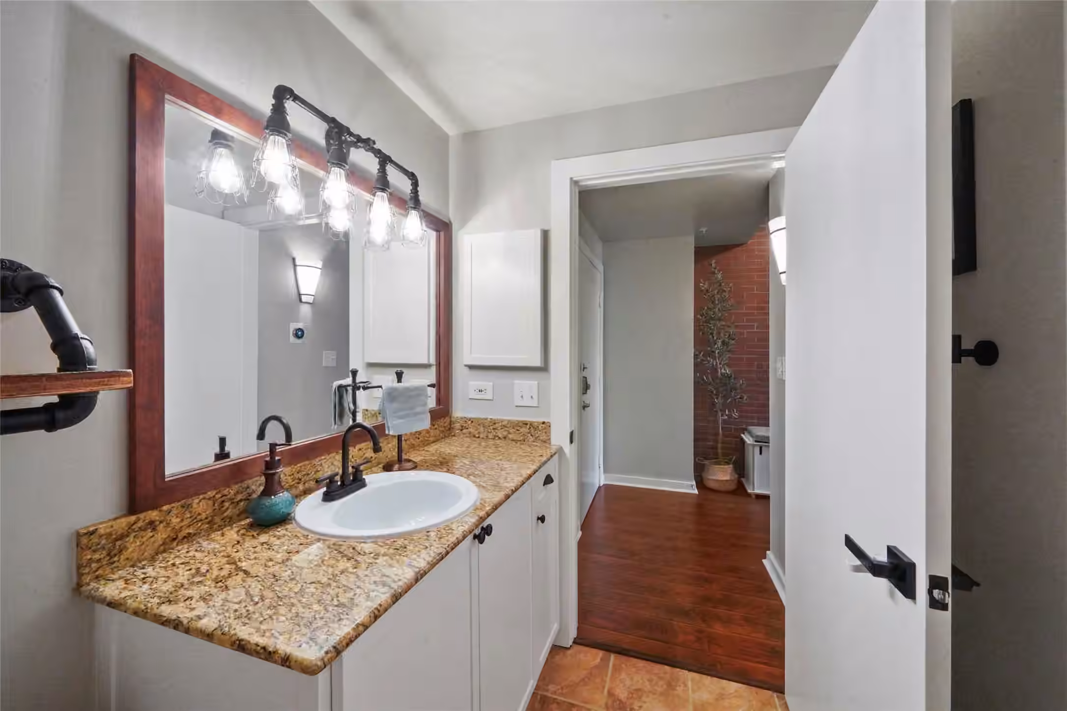 Photo 4 of 2000 Bagby Street 7418, Houston, TX