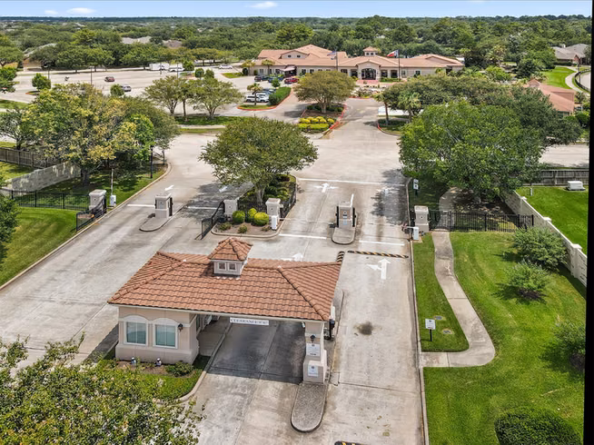 Photo 2 of 1242 Modena Drive, Pearland, TX