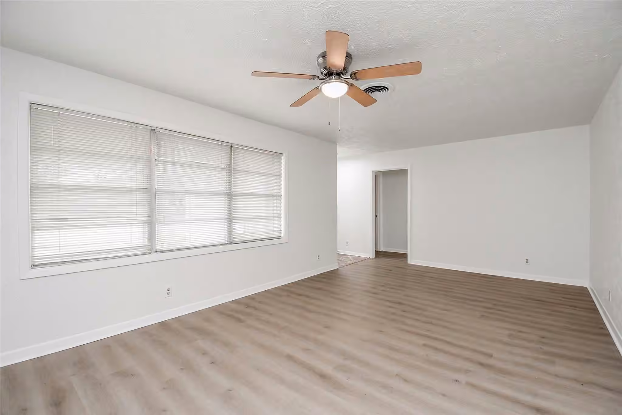 Photo 6 of 731 Dunwick Lane, Pasadena, TX