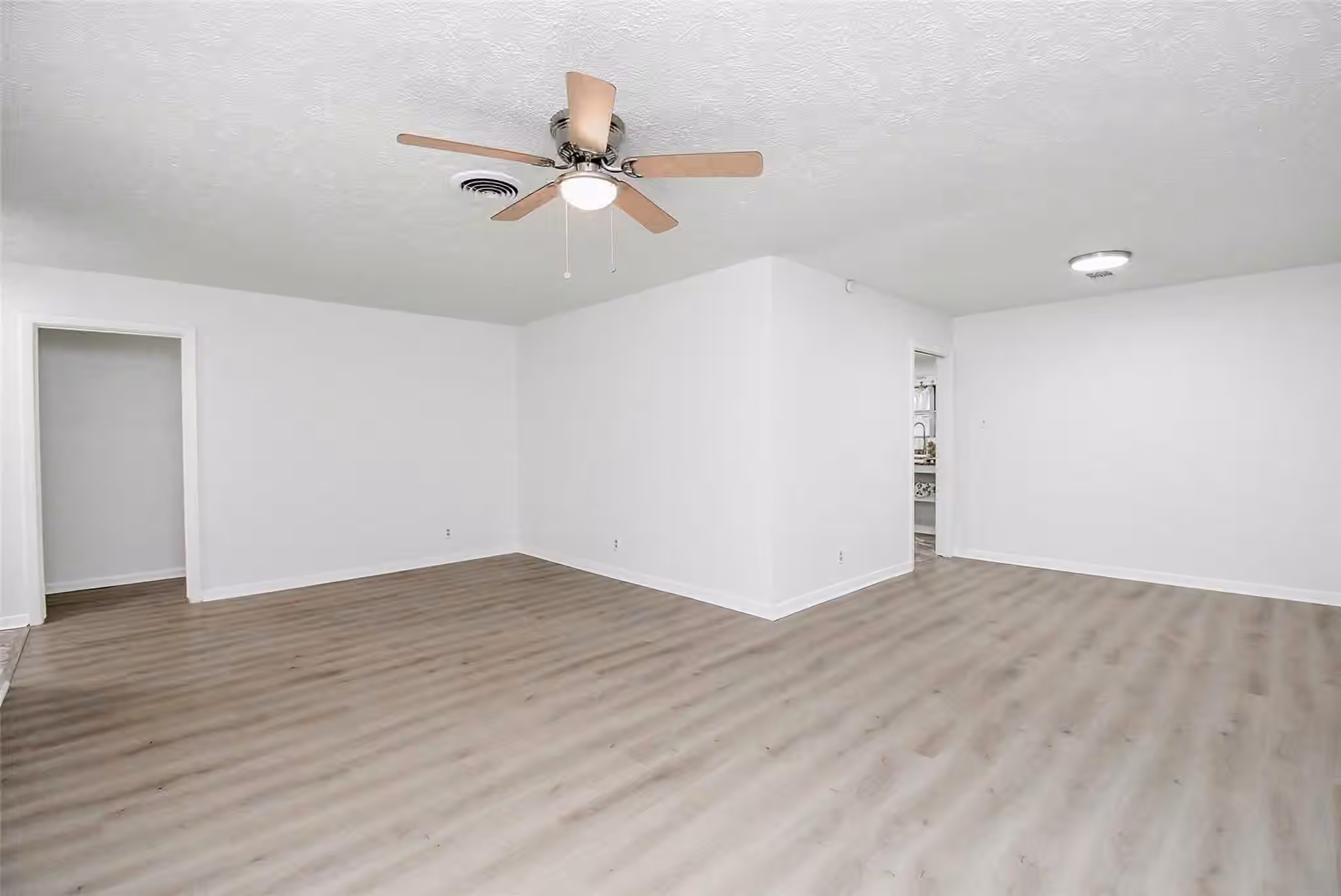 Photo 7 of 731 Dunwick Lane, Pasadena, TX