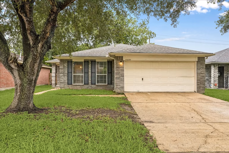 Photo 2 of 5239 Sugar Bush Drive, Houston, TX