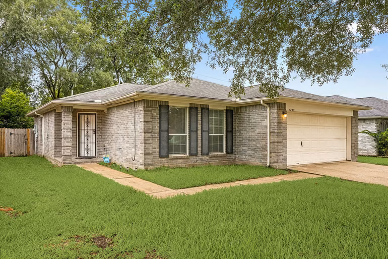 Photo 3 of 5239 Sugar Bush Drive, Houston, TX