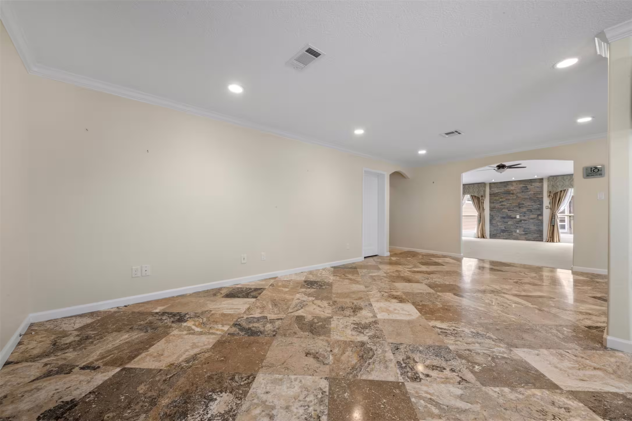 Photo 6 of 2214 Lakeville Dr Drive, Kingwood, TX