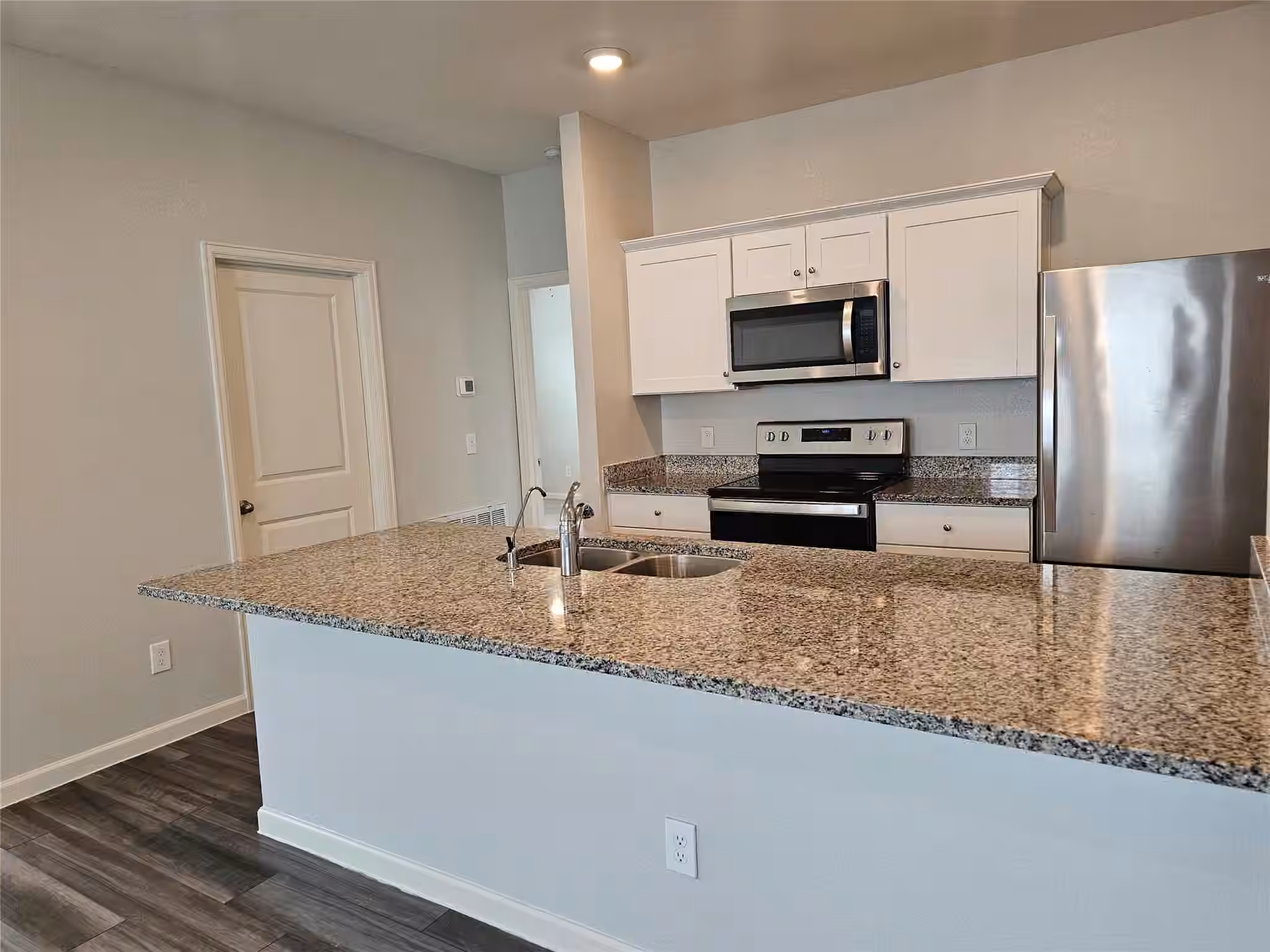 Photo 5 of 6330 Highland Bend Drive, Richmond, TX