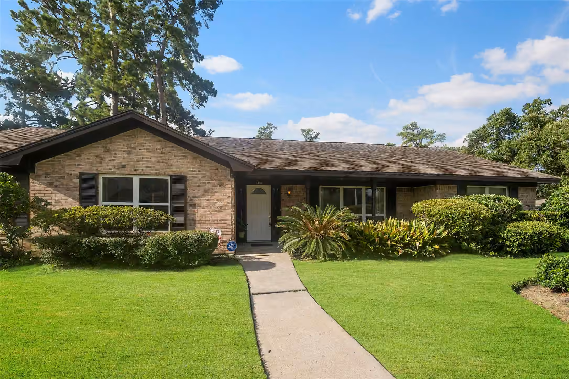 Photo 2 of 1102 Doral Lane, Houston, TX