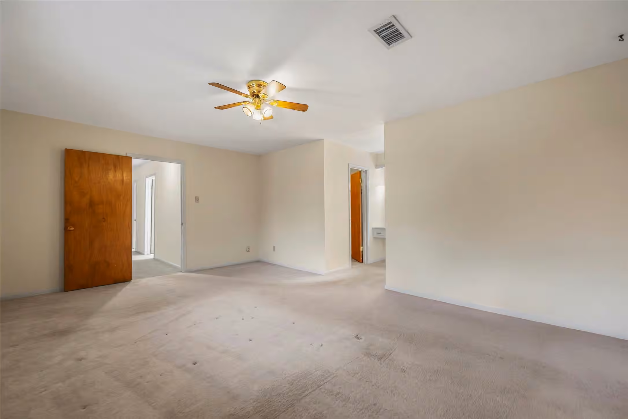 Photo 5 of 1102 Doral Lane, Houston, TX