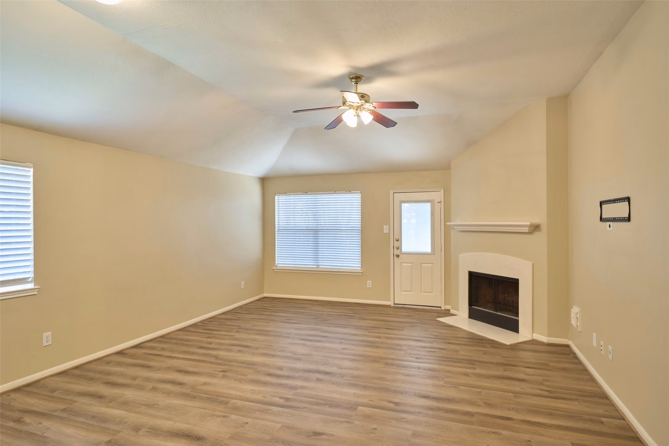 Photo 5 of 12121 La Salle Branch, Conroe, TX