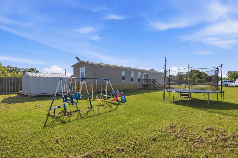 Photo 3 of 9318 E Creek Bend Drive, Needville, TX