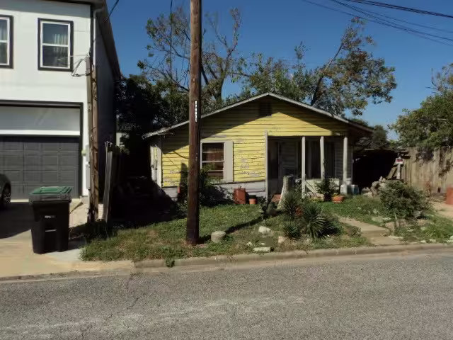 Photo 4 of 3411 Hinton Boulevard, Houston, TX
