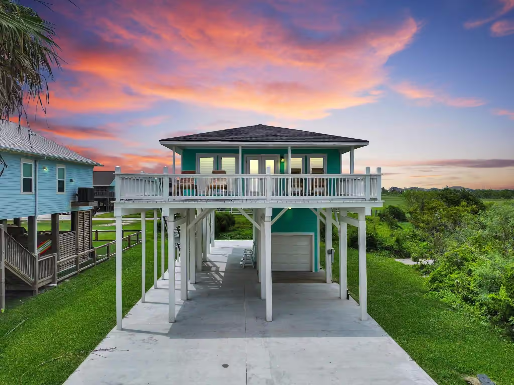 Photo 2 of 159 Ocean View Drive, Crystal Beach, TX