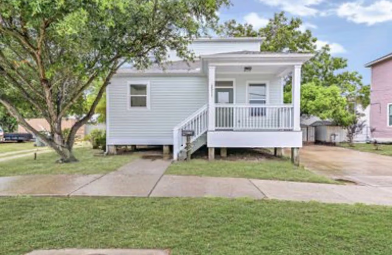 Photo 2 of 2311 53rd Street, Galveston, TX