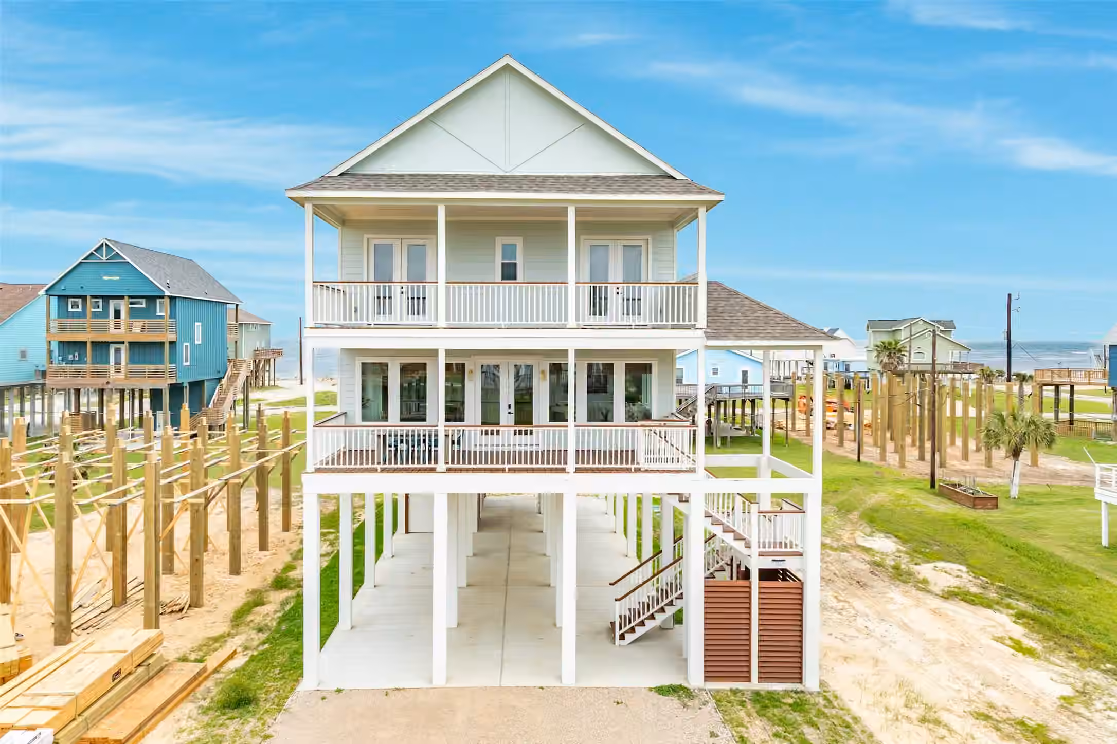 Photo 3 of 13010 Buccaneer Parkway, Freeport, TX