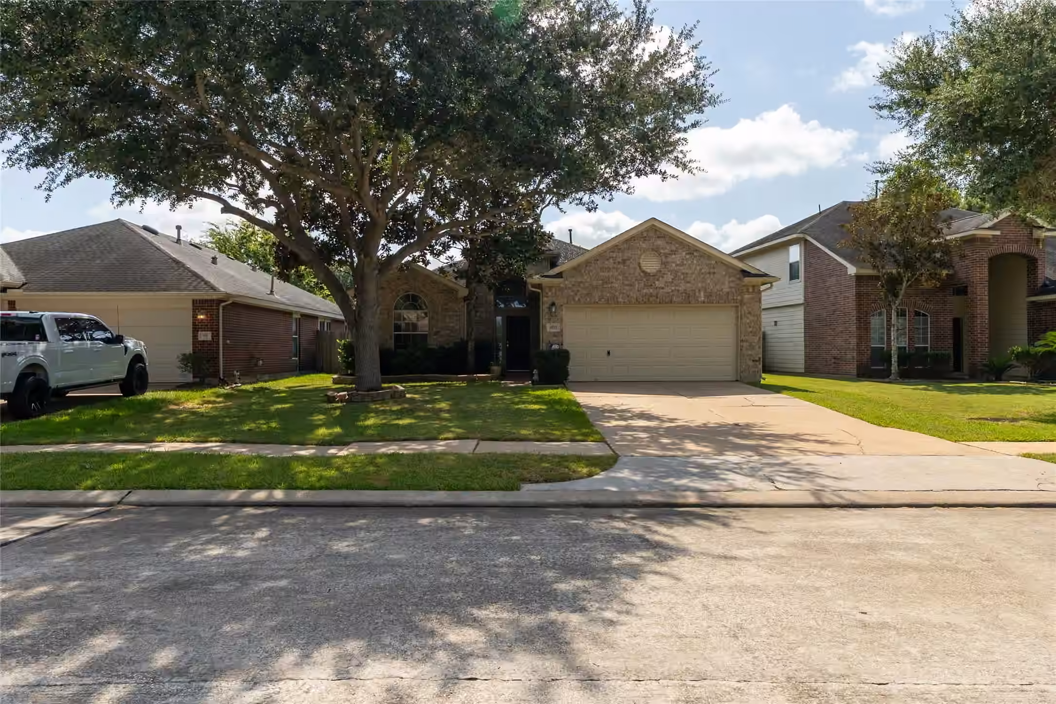 Photo 2 of 803 Pickett Hill Lane Lane, Rosenberg, TX