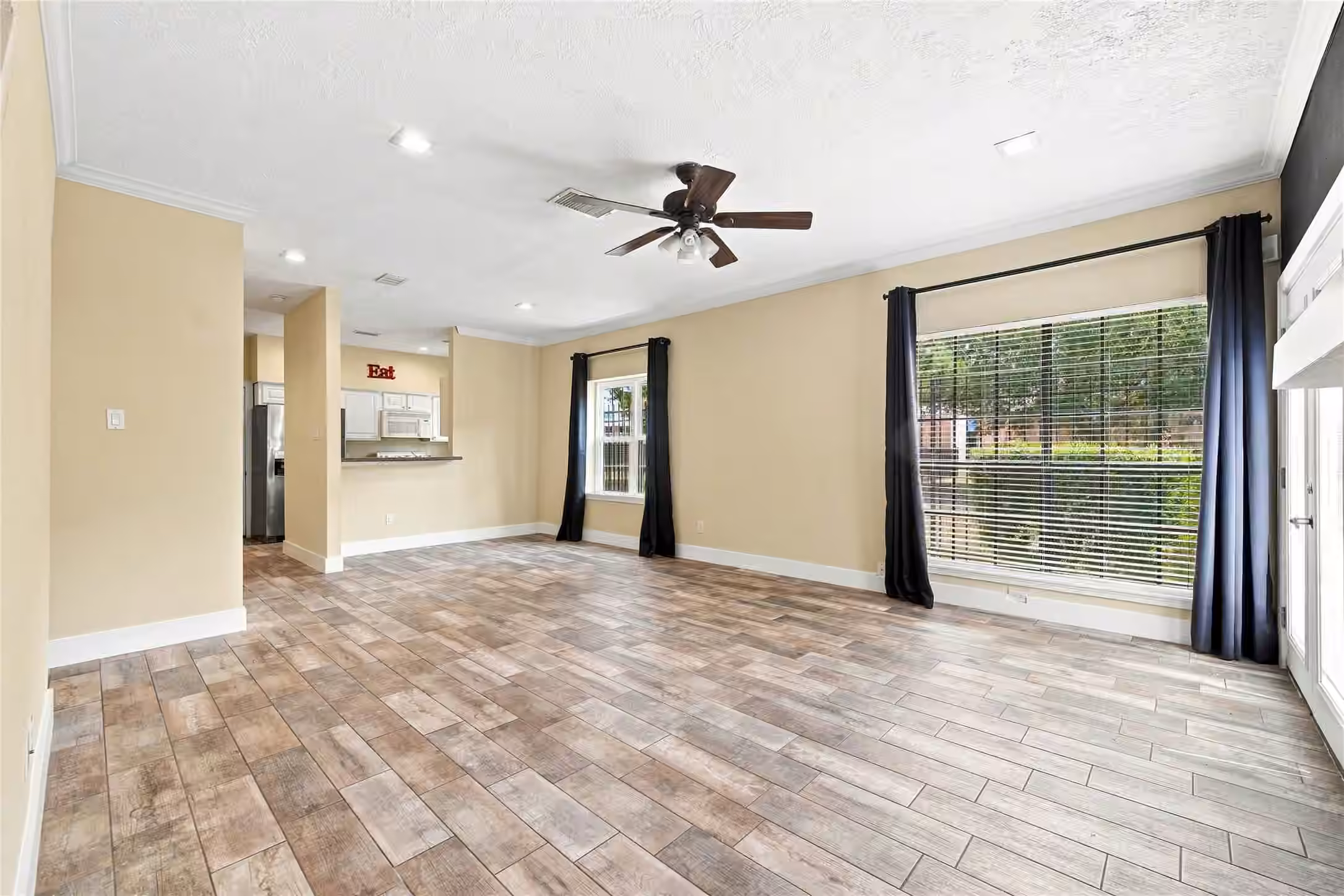 Photo 5 of 736 Country Place Drive I, Houston, TX