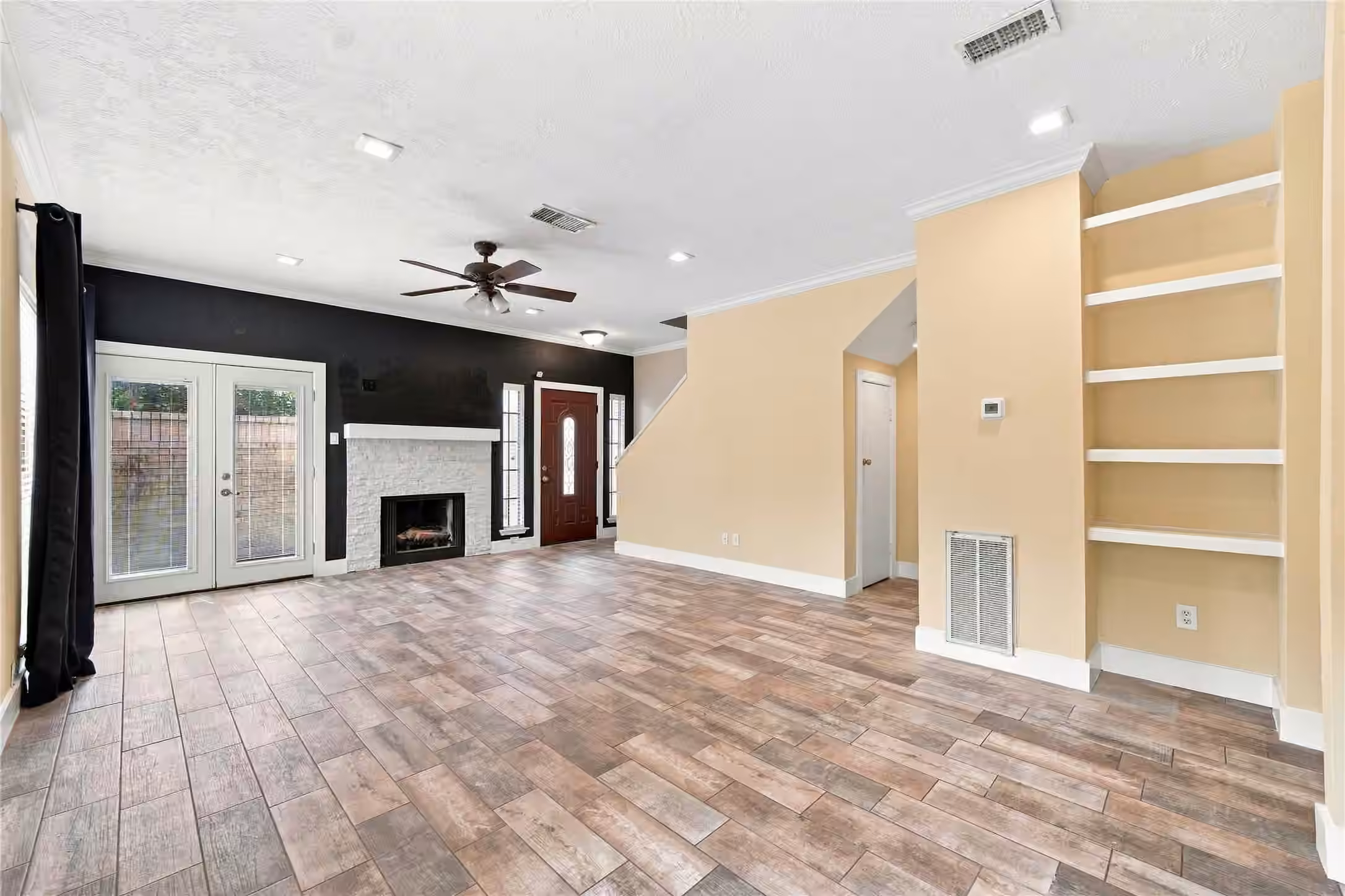 Photo 7 of 736 Country Place Drive I, Houston, TX