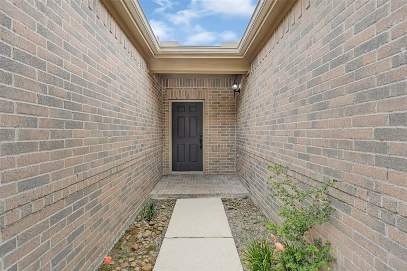 Photo 3 of 7923 Tilbury Woods Lane, Cypress, TX