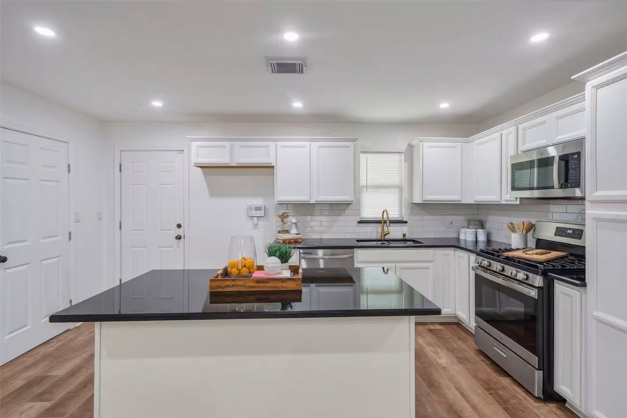 Photo 3 of 3051 Rothermel Road, Houston, TX