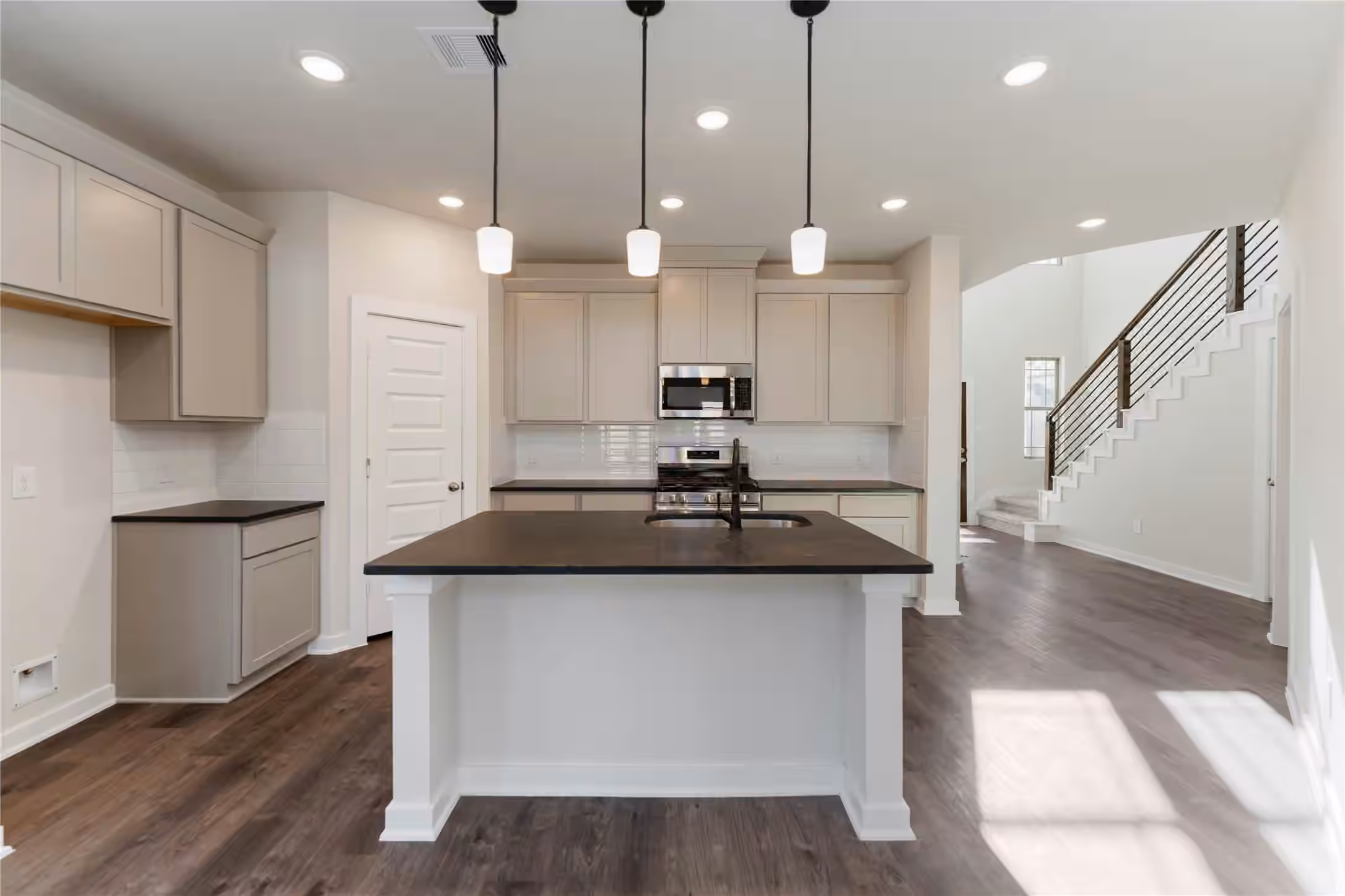 Photo 5 of 5840 Trout Lily Drive, Montgomery, TX