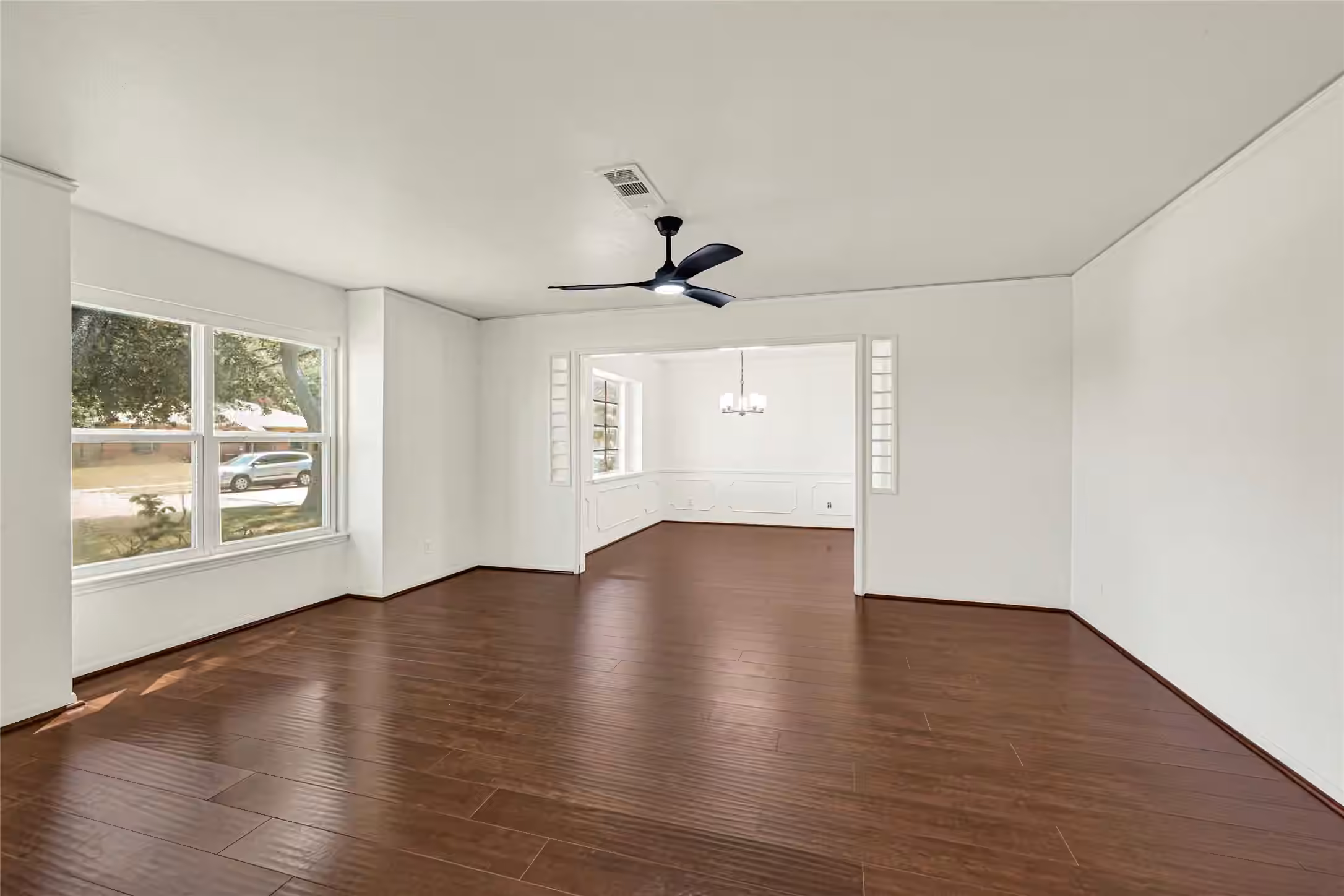 Photo 4 of 7702 Dashwood Drive, Houston, TX