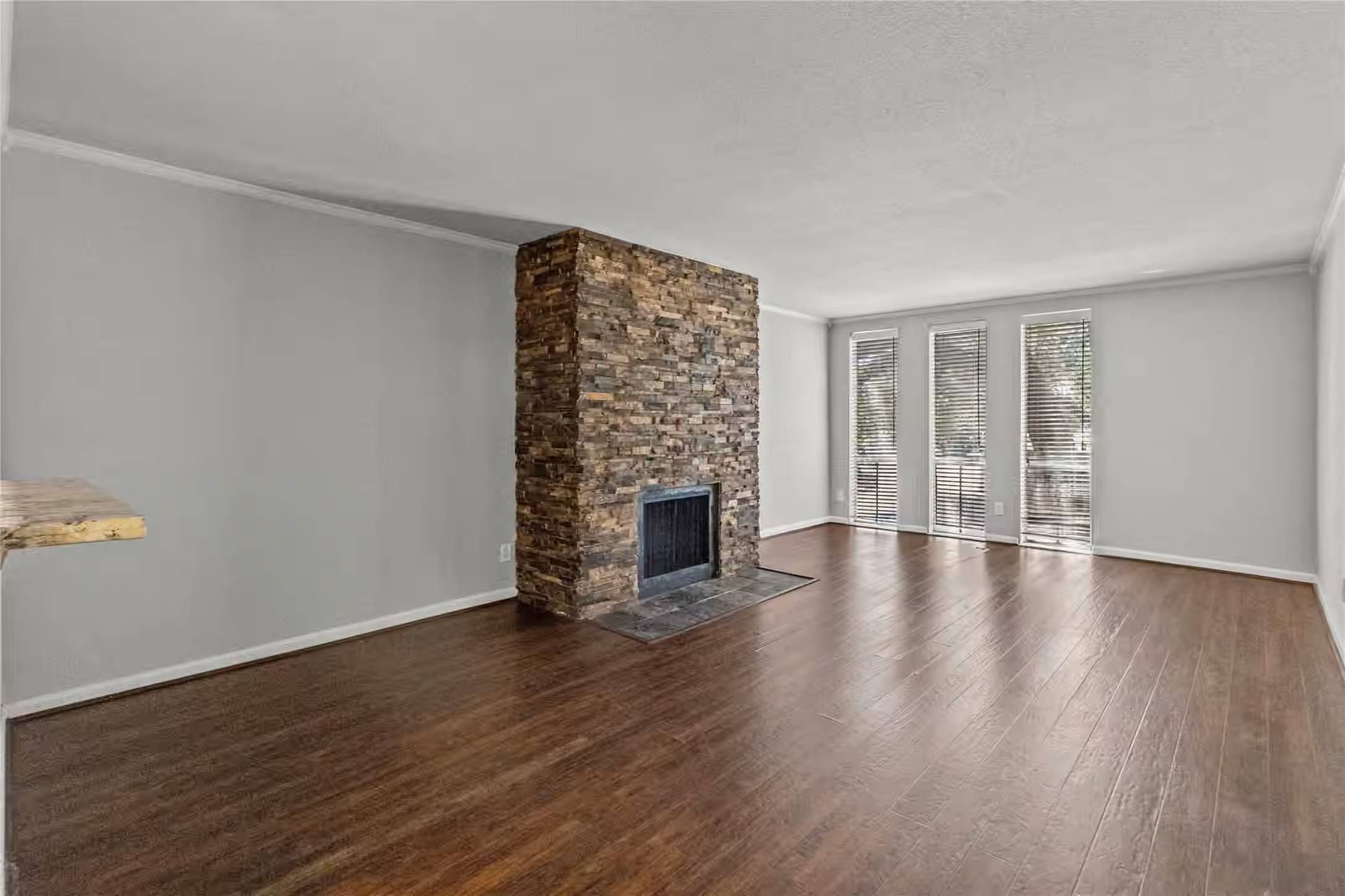 Photo 2 of 4627 Wild Indigo Street 604, Houston, TX