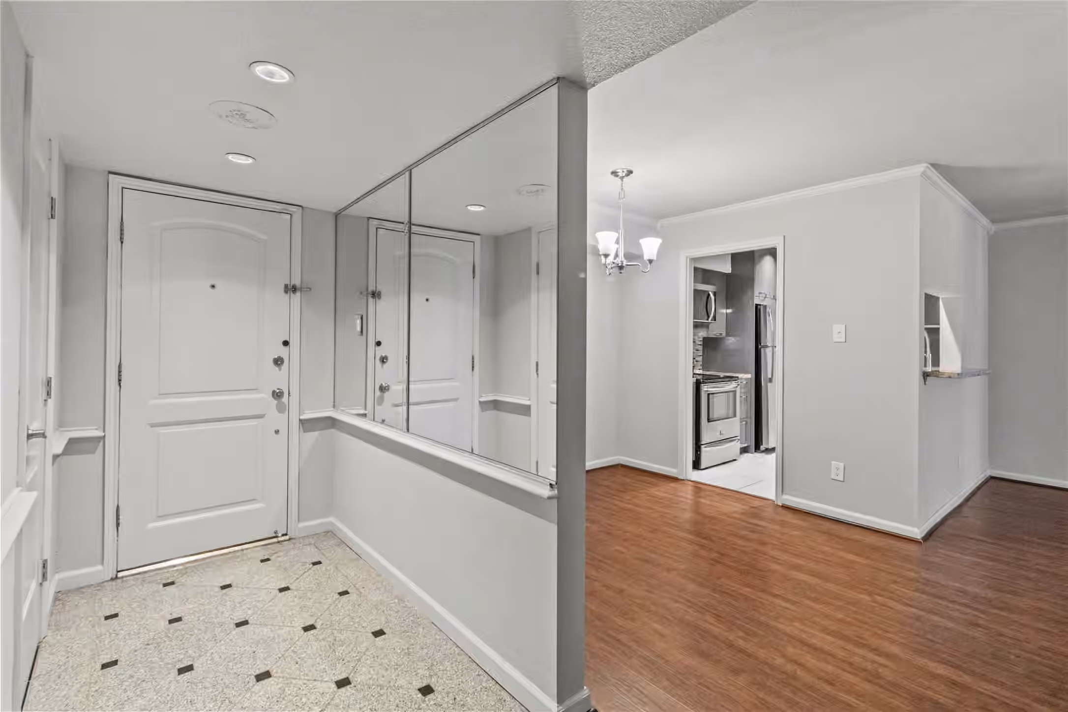Photo 3 of 4627 Wild Indigo Street 604, Houston, TX
