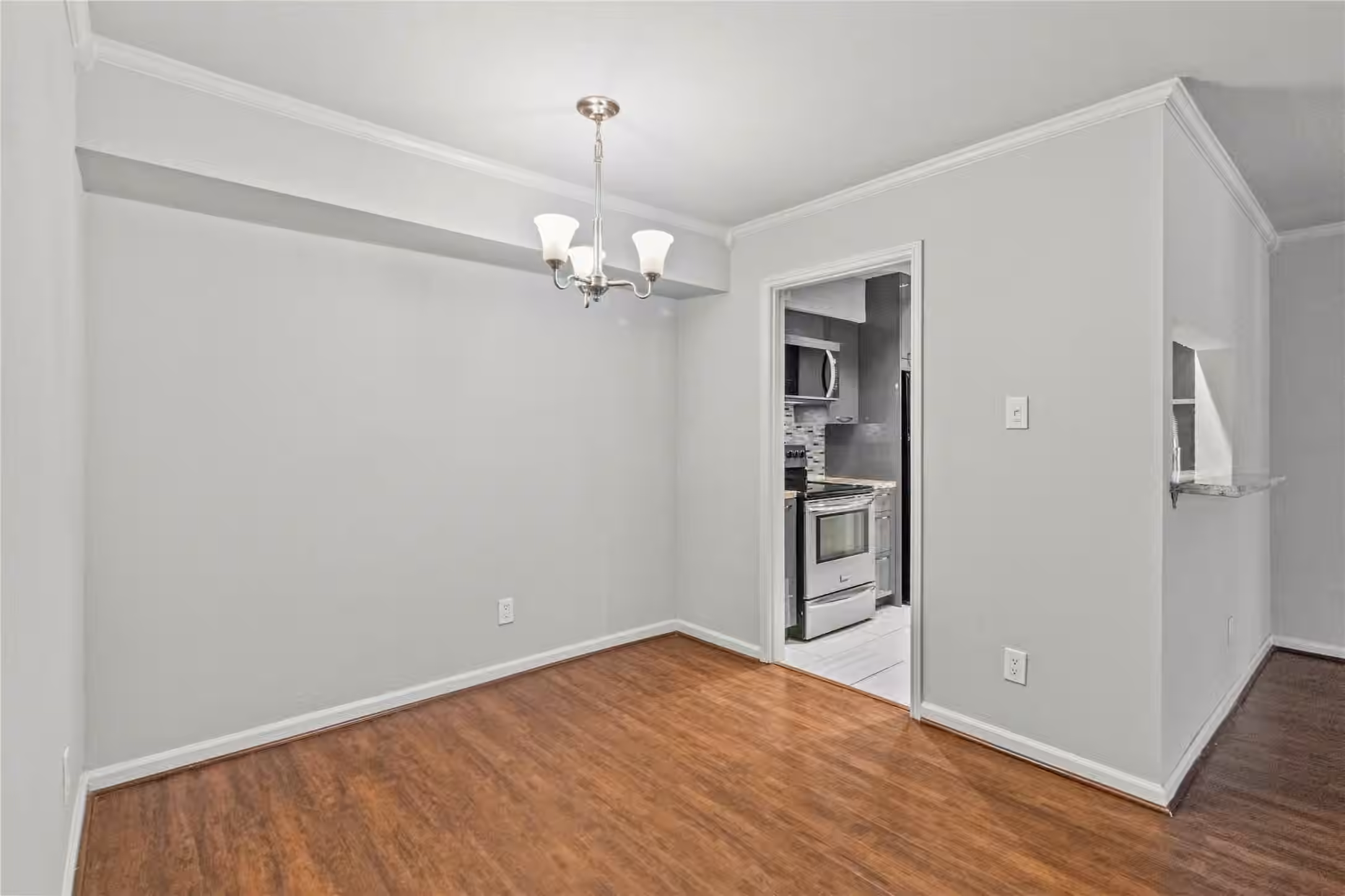 Photo 5 of 4627 Wild Indigo Street 604, Houston, TX