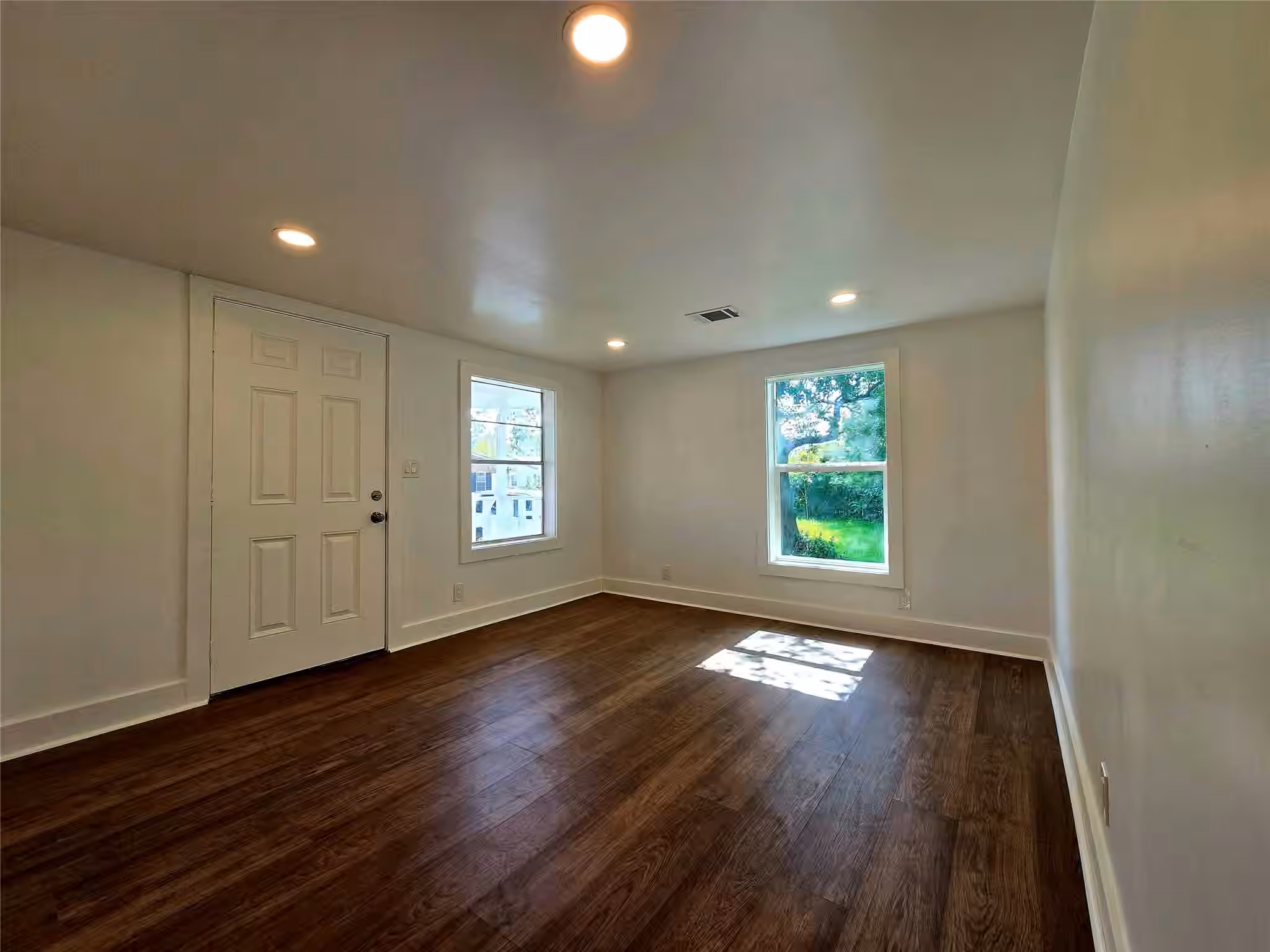 Photo 5 of 4642 Mierianne Street, Houston, TX