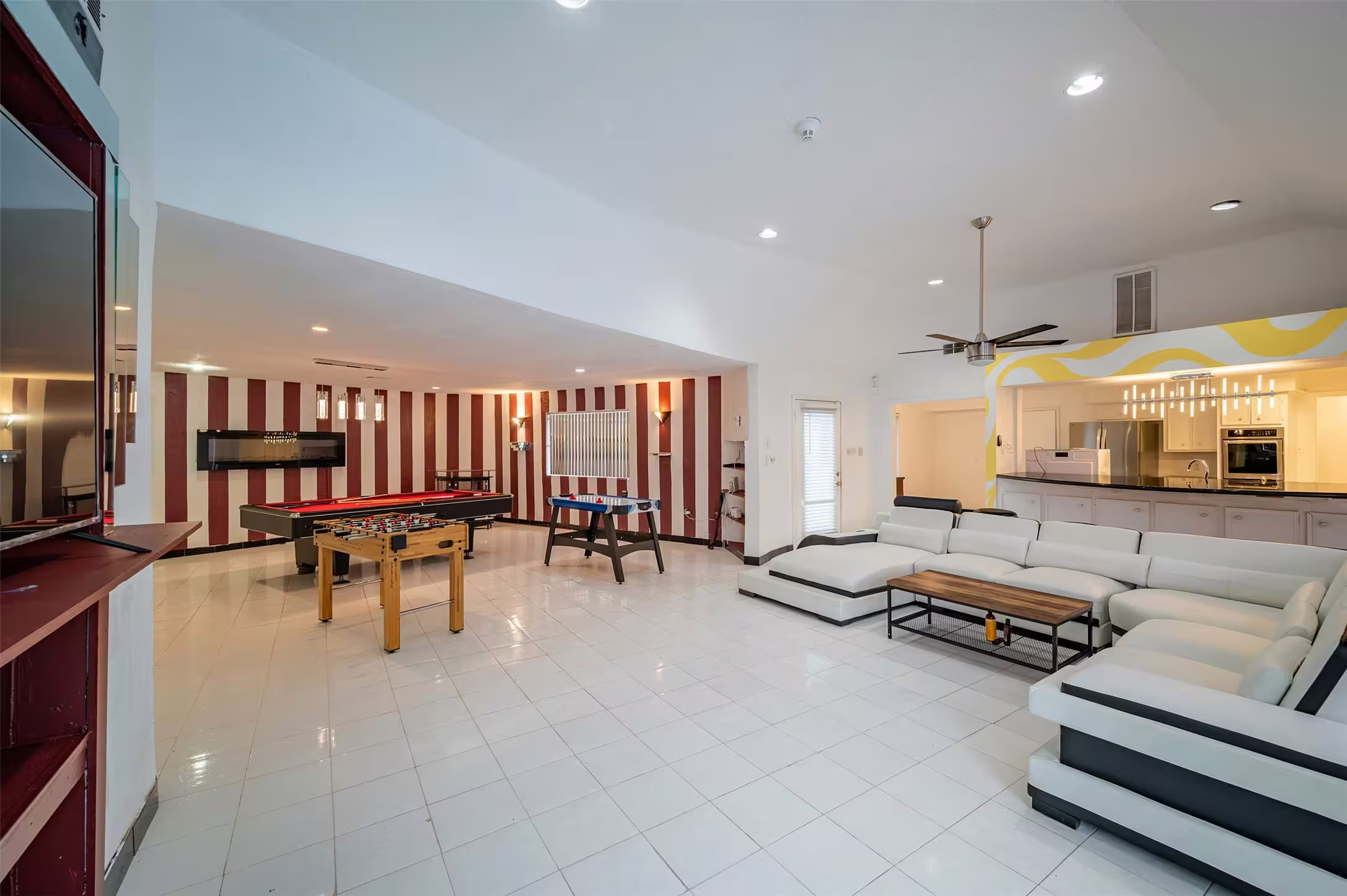 Photo 7 of 10730 Braes Bayou Drive, Houston, TX