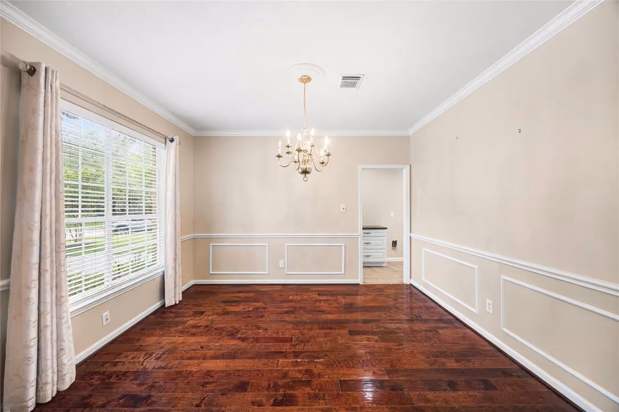 Photo 5 of 12506 Whispering Sands Court, Houston, TX