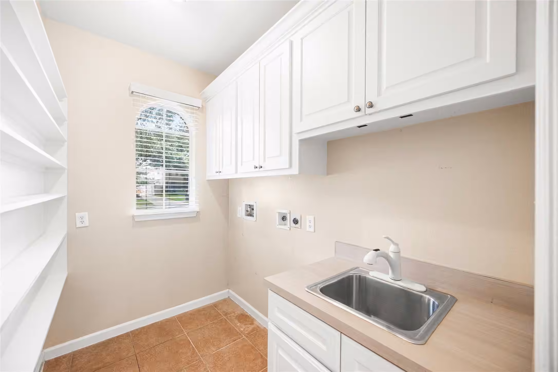 Photo 7 of 12506 Whispering Sands Court, Houston, TX