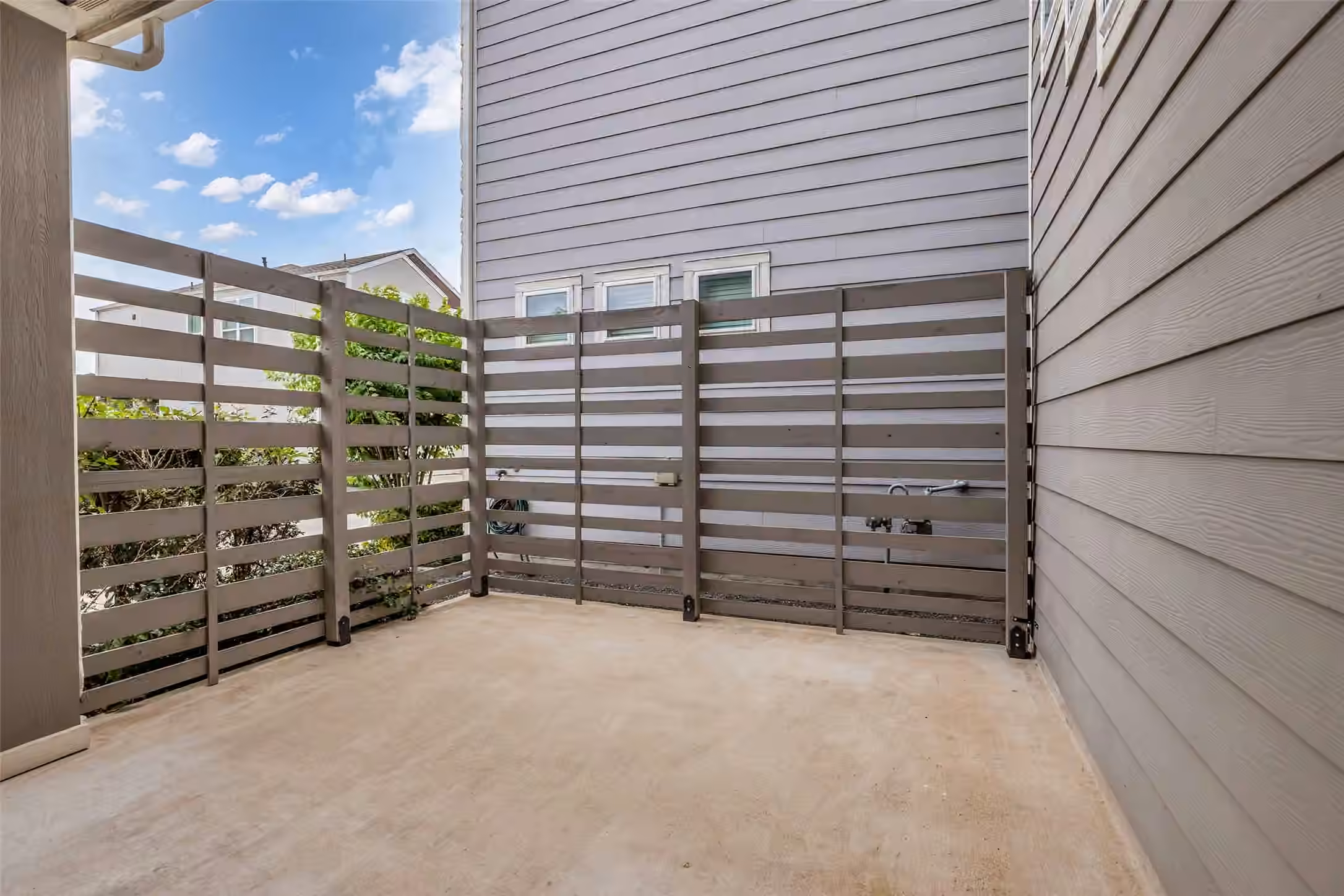 Photo 4 of 10004 Steeple Farms Drive, Houston, TX