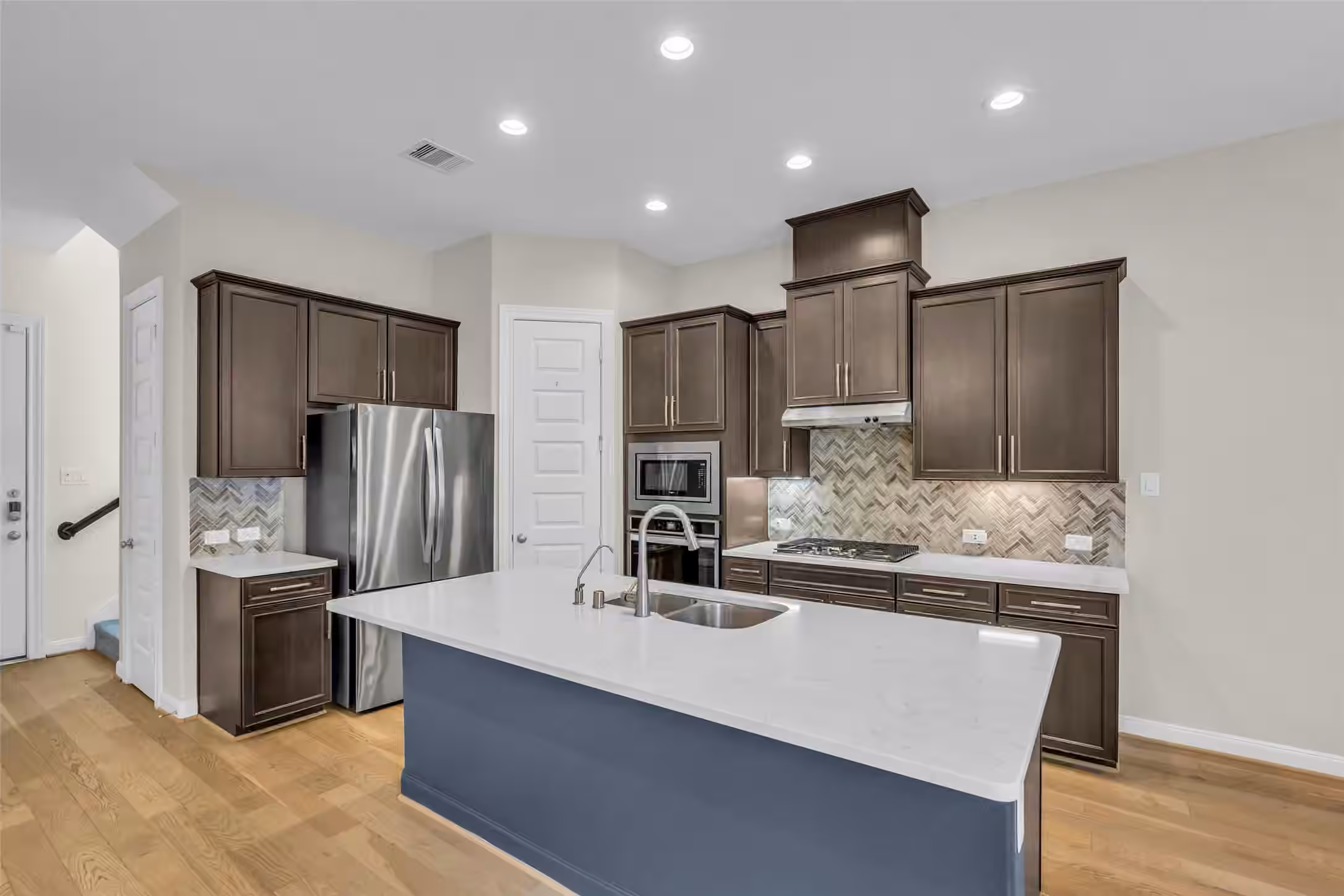 Photo 6 of 10004 Steeple Farms Drive, Houston, TX