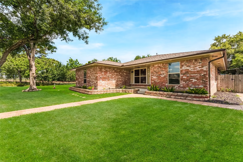 Photo 5 of 519 Fairfield Street, Shoreacres, TX