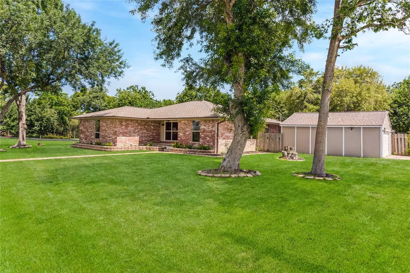 Photo 6 of 519 Fairfield Street, Shoreacres, TX
