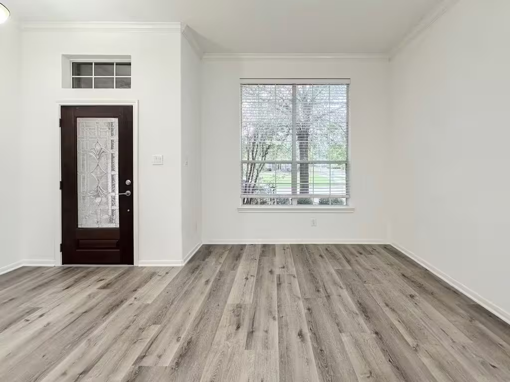 Photo 3 of 73 E Montfair Boulevard, The Woodlands, TX