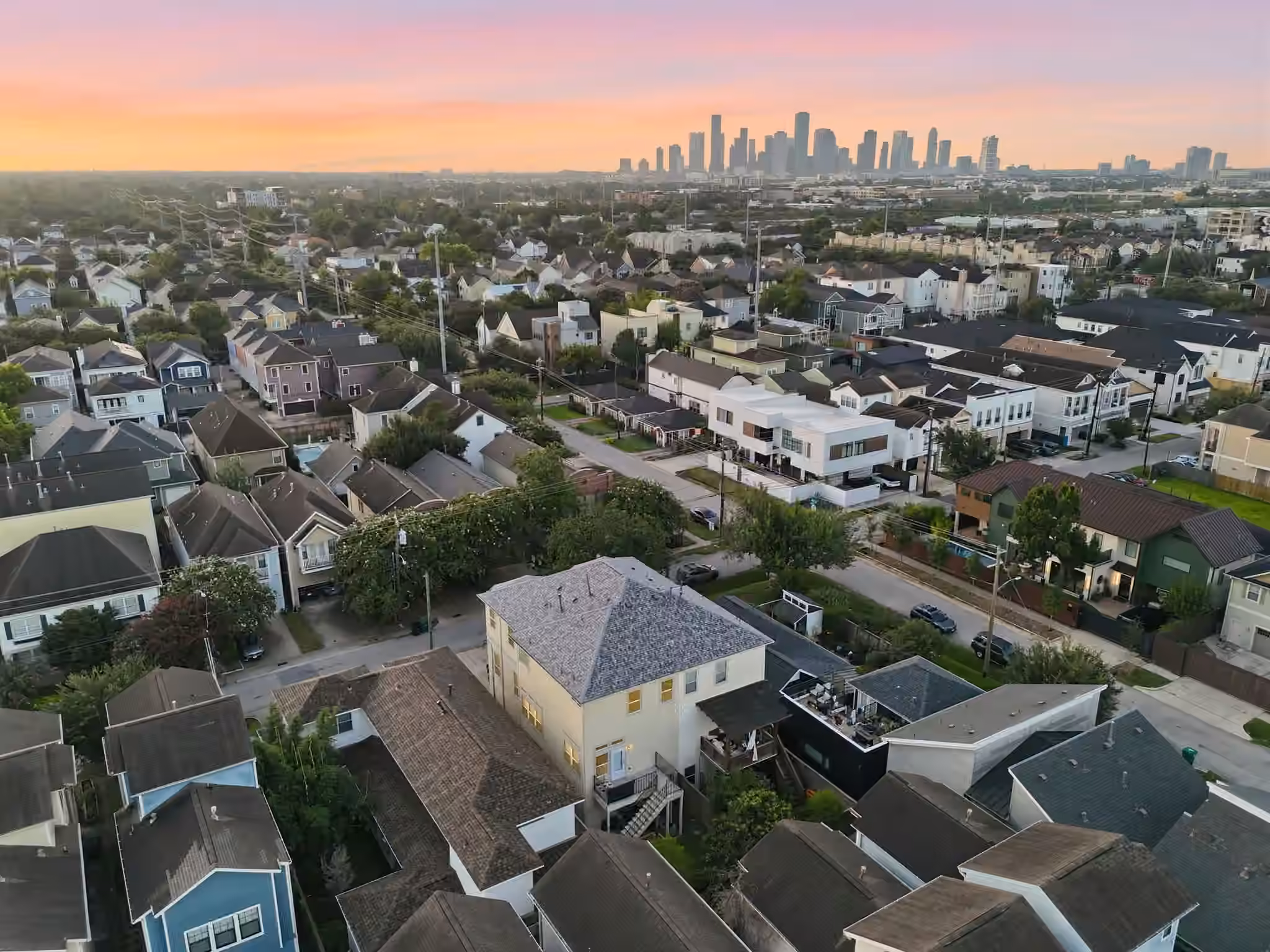 Photo 4 of 907 Lawrence Street, Houston, TX