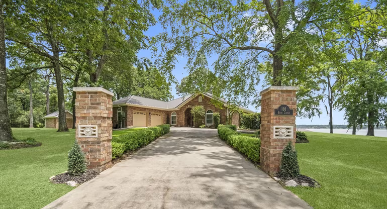 Photo of 191 Beth Circle, Huntsville, TX 77320